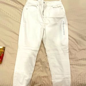 White curve line American Eagle mom jeans brand new with tags high rise regular